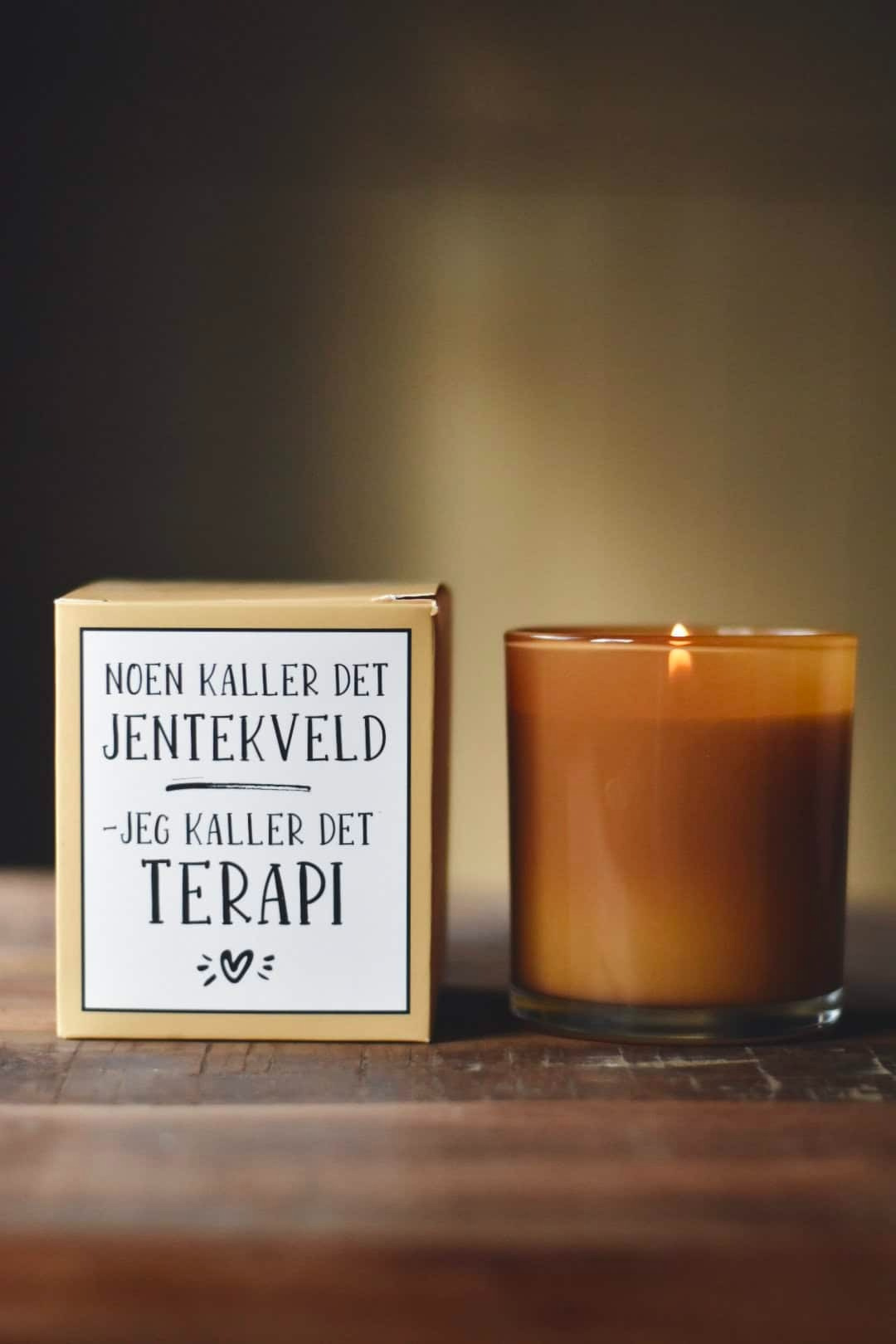 Duftlys i gaveeske 8x9cm "jentekveld - terapi"